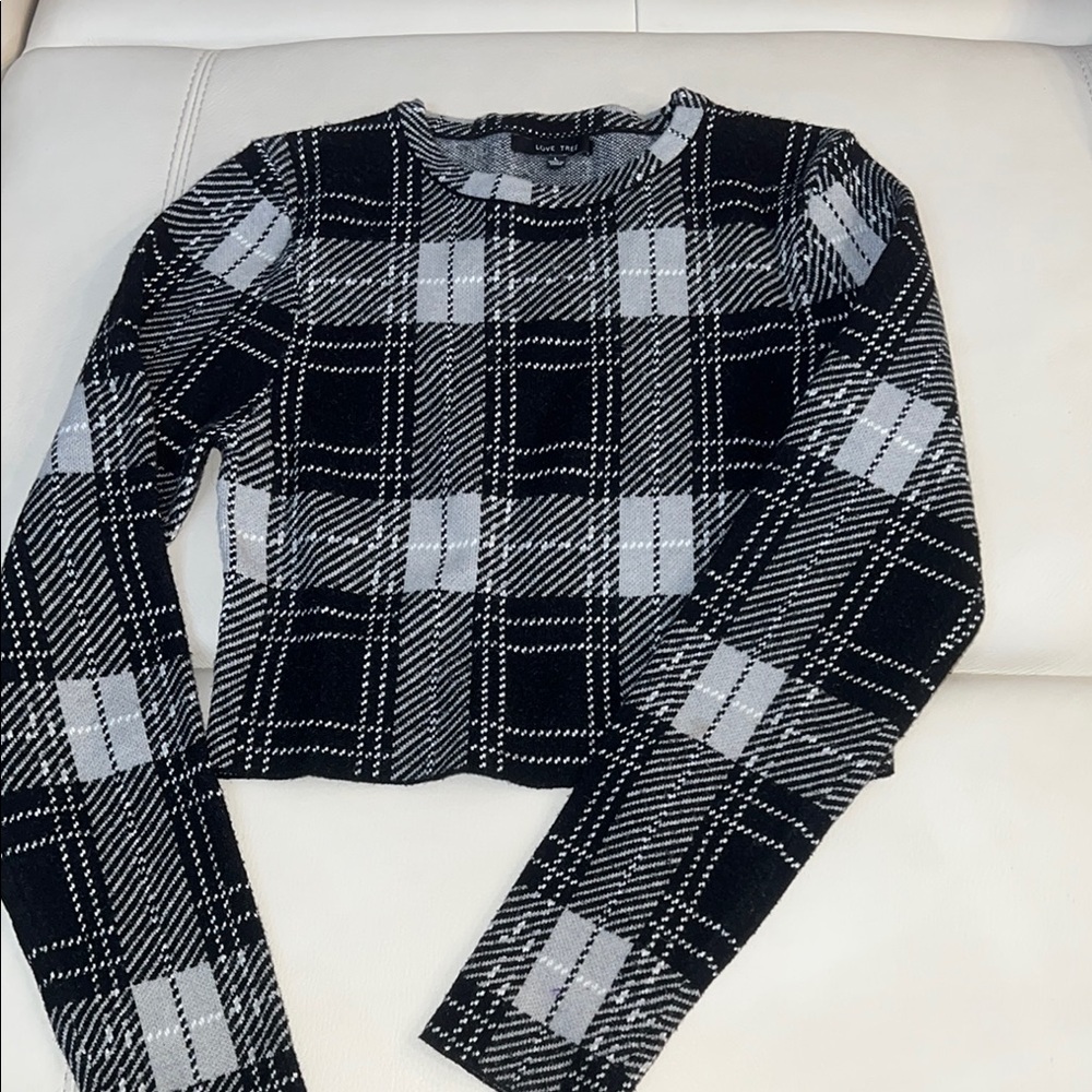 Black and White Fitted Crop Blouse